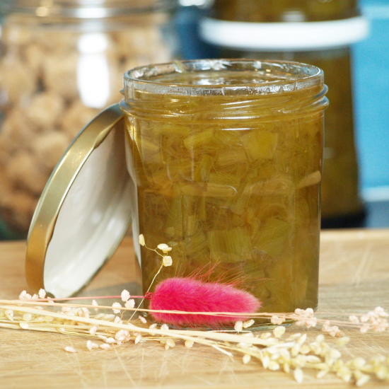 confiture-maison-avec-les-rhubarbes-de-la-cueillette-de-pithienville